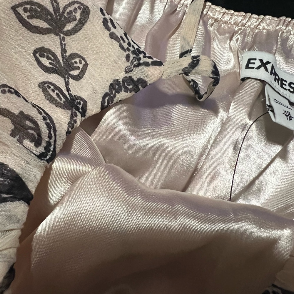 NWT express romper - Picture 4 of 4